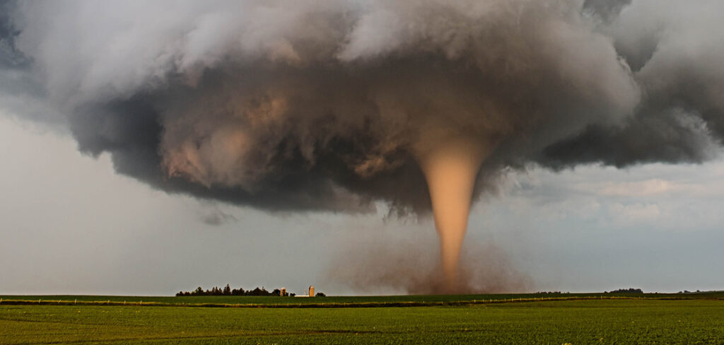 Do tornadoes happen in other countries